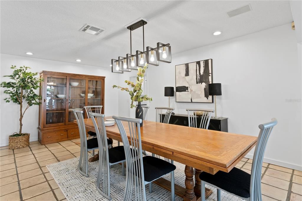 待售: $1,000,000 (4 贝兹, 3 浴室, 4073 平方英尺)