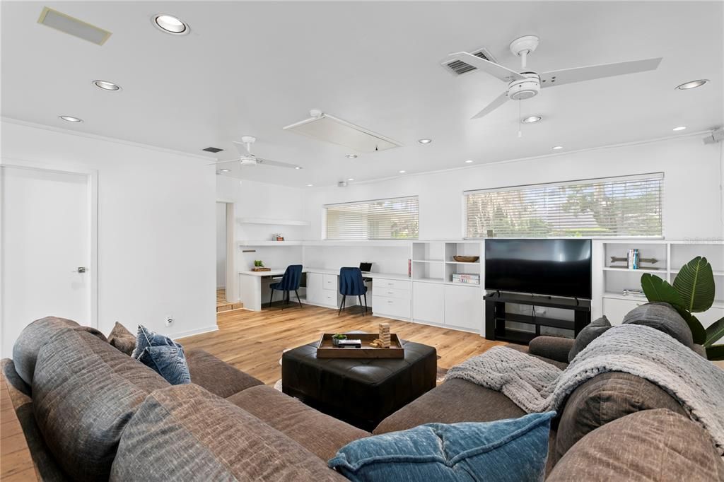 待售: $1,000,000 (4 贝兹, 3 浴室, 4073 平方英尺)