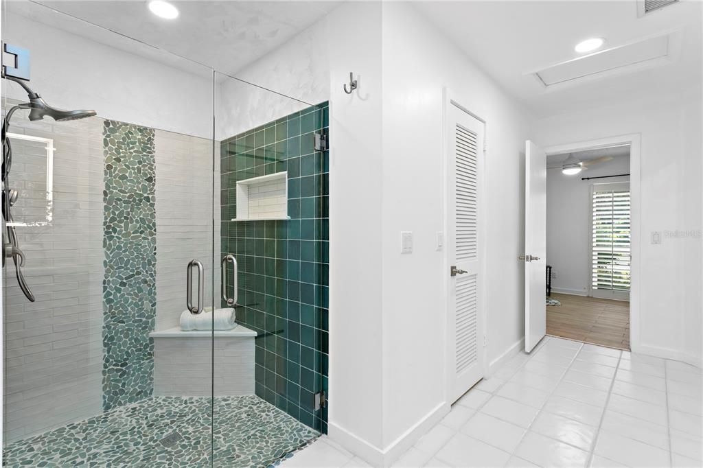 待售: $1,000,000 (4 贝兹, 3 浴室, 4073 平方英尺)