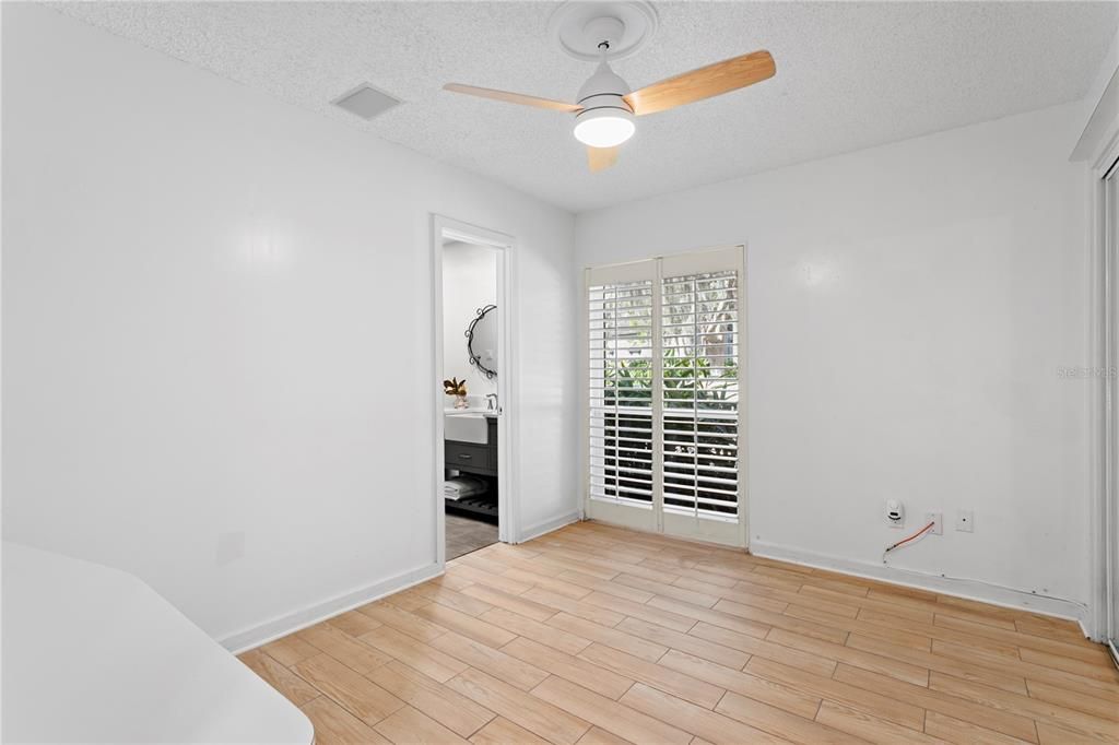 待售: $1,000,000 (4 贝兹, 3 浴室, 4073 平方英尺)