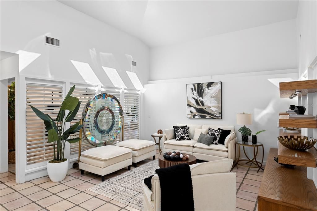 待售: $1,000,000 (4 贝兹, 3 浴室, 4073 平方英尺)