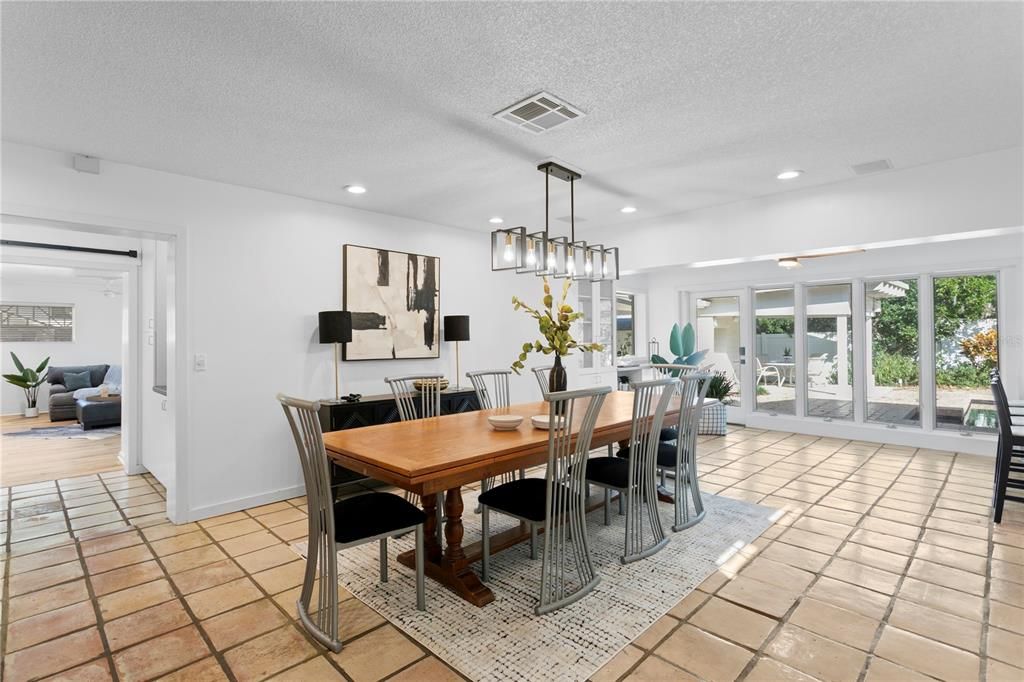 待售: $1,000,000 (4 贝兹, 3 浴室, 4073 平方英尺)