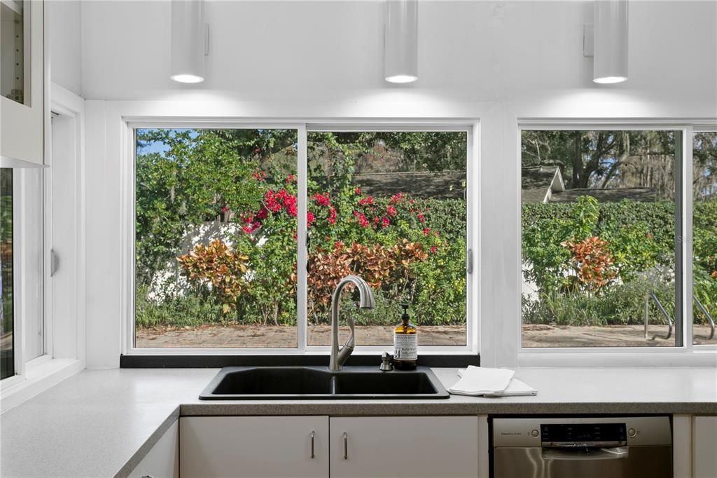 待售: $1,000,000 (4 贝兹, 3 浴室, 4073 平方英尺)