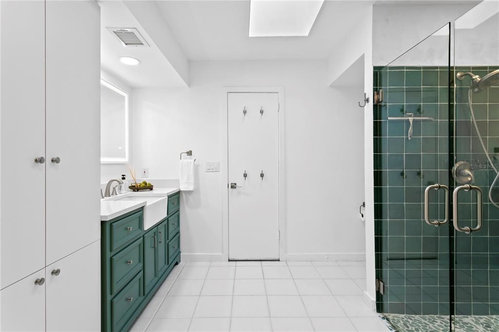 待售: $1,000,000 (4 贝兹, 3 浴室, 4073 平方英尺)