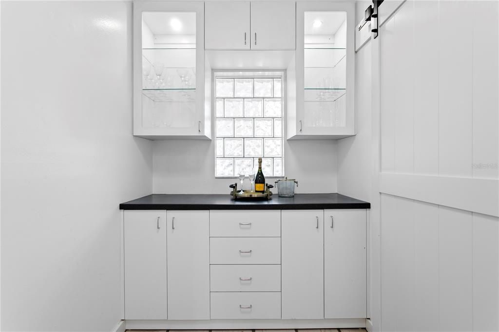 待售: $1,000,000 (4 贝兹, 3 浴室, 4073 平方英尺)