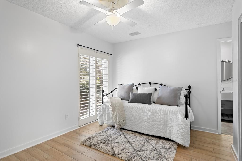 待售: $1,000,000 (4 贝兹, 3 浴室, 4073 平方英尺)