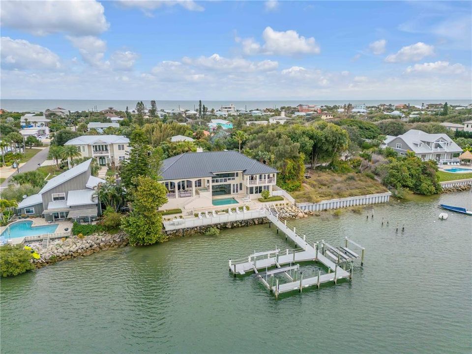 На продажу: $4,900,000 (5 спален, 4 ванн, 4564 Квадратных фут)