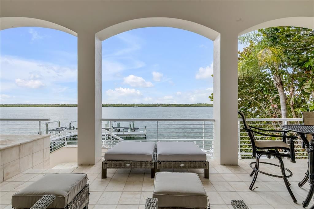 На продажу: $4,900,000 (5 спален, 4 ванн, 4564 Квадратных фут)