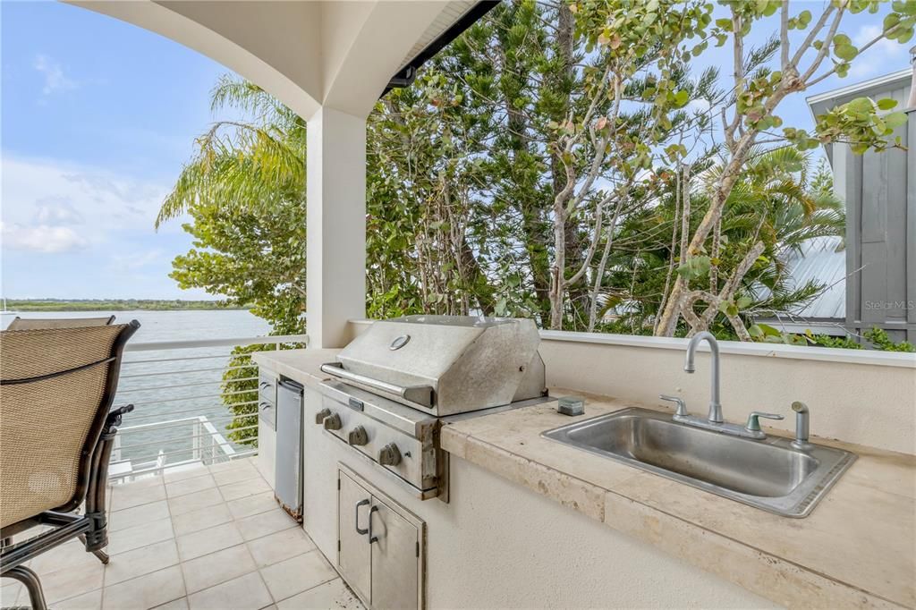 На продажу: $4,900,000 (5 спален, 4 ванн, 4564 Квадратных фут)