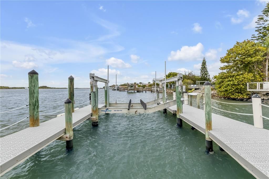 На продажу: $4,900,000 (5 спален, 4 ванн, 4564 Квадратных фут)