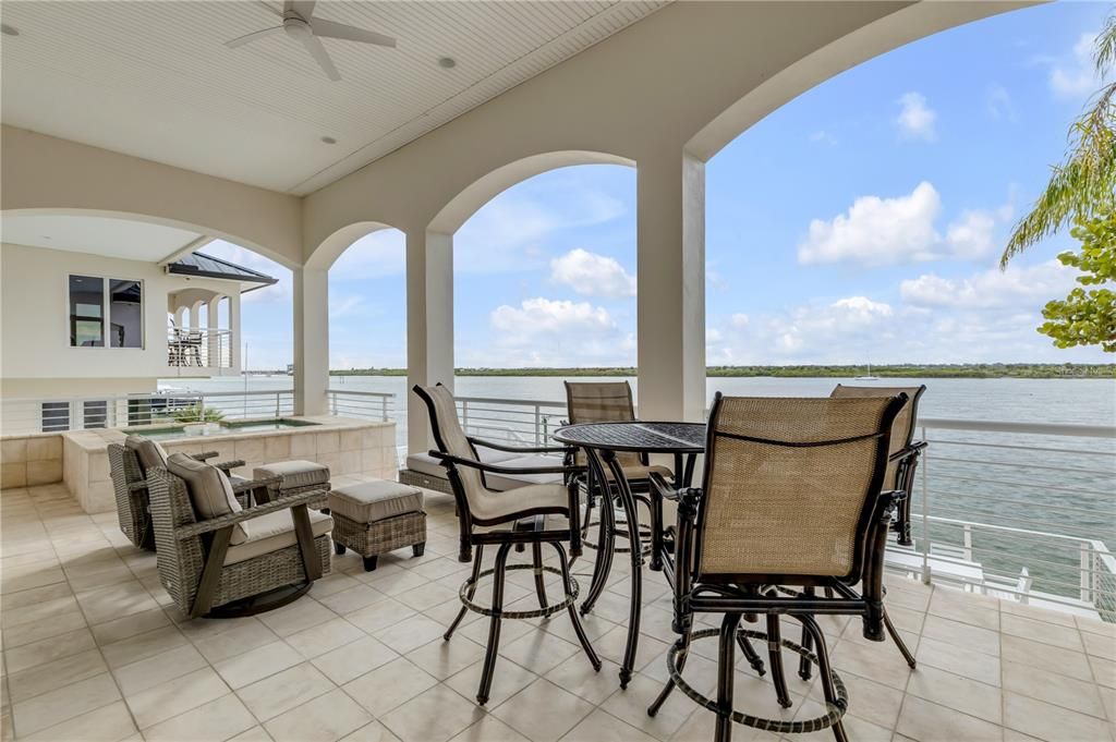 На продажу: $4,900,000 (5 спален, 4 ванн, 4564 Квадратных фут)