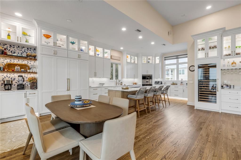 На продажу: $4,900,000 (5 спален, 4 ванн, 4564 Квадратных фут)