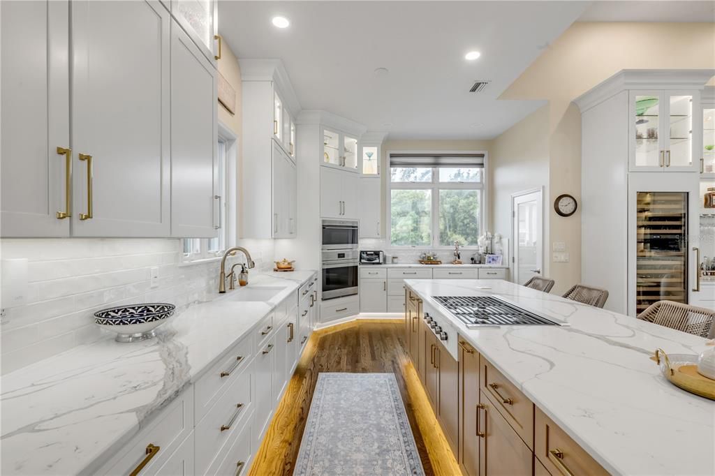 На продажу: $4,900,000 (5 спален, 4 ванн, 4564 Квадратных фут)