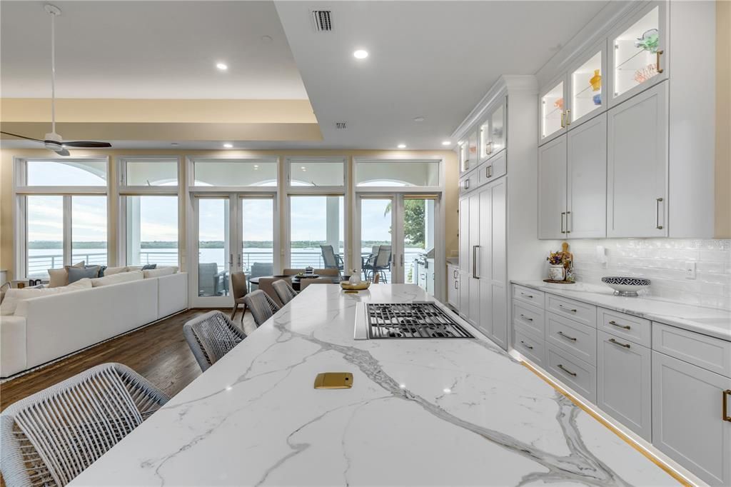 На продажу: $4,900,000 (5 спален, 4 ванн, 4564 Квадратных фут)