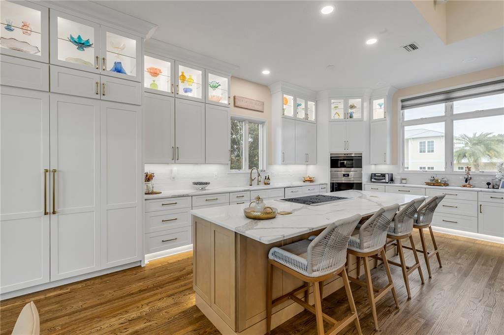 На продажу: $4,900,000 (5 спален, 4 ванн, 4564 Квадратных фут)