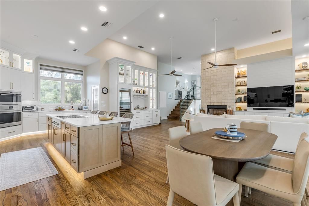 На продажу: $4,900,000 (5 спален, 4 ванн, 4564 Квадратных фут)