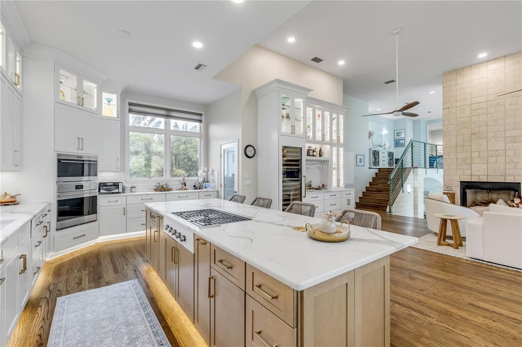 На продажу: $4,900,000 (5 спален, 4 ванн, 4564 Квадратных фут)