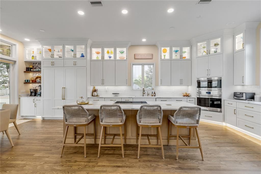 На продажу: $4,900,000 (5 спален, 4 ванн, 4564 Квадратных фут)