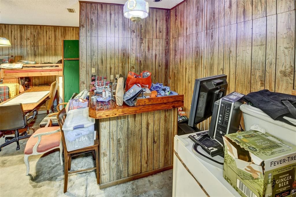 На продажу: $300,000 (3 спален, 2 ванн, 2127 Квадратных фут)