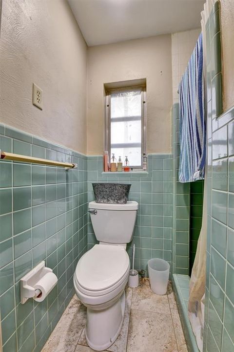 На продажу: $300,000 (3 спален, 2 ванн, 2127 Квадратных фут)