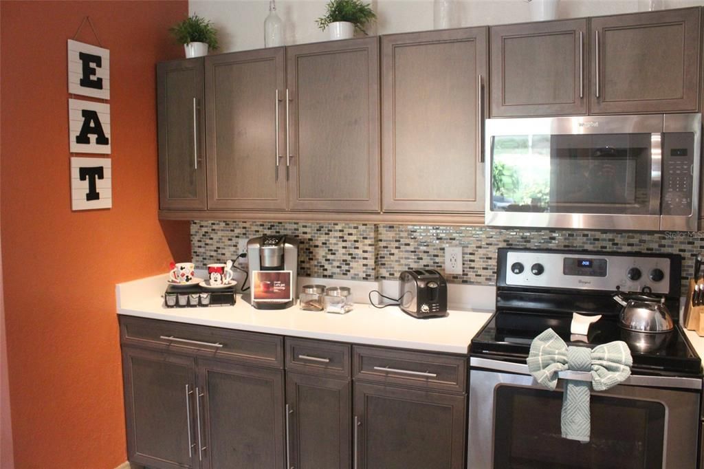 出租: $3,150 (5 贝兹, 3 浴室, 2451 平方英尺)