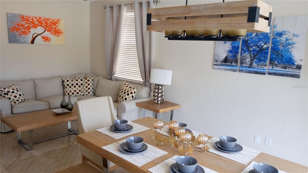 出租: $3,150 (5 贝兹, 3 浴室, 2451 平方英尺)