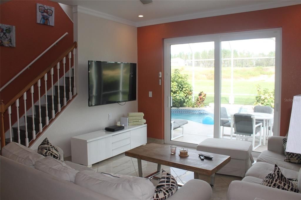 出租: $3,150 (5 贝兹, 3 浴室, 2451 平方英尺)