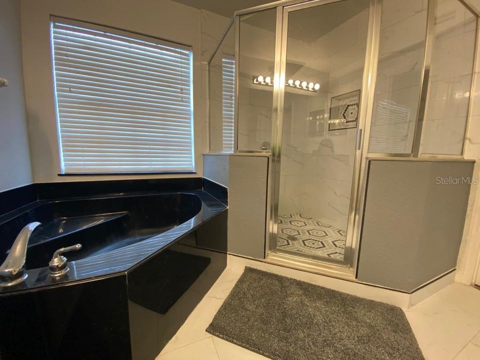 出租: $3,150 (5 贝兹, 3 浴室, 2451 平方英尺)