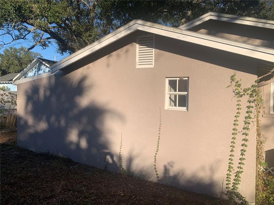 合同活跃: $207,500 (3 贝兹, 2 浴室, 1174 平方英尺)