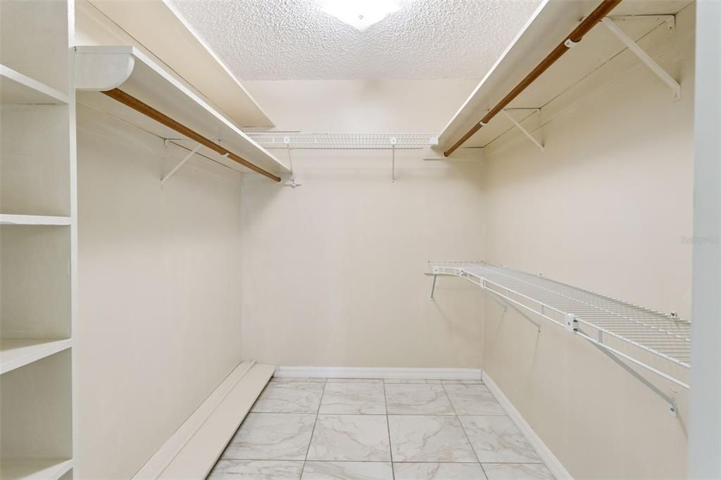 For Sale: $464,900 (3 beds, 2 baths, 2542 Square Feet)