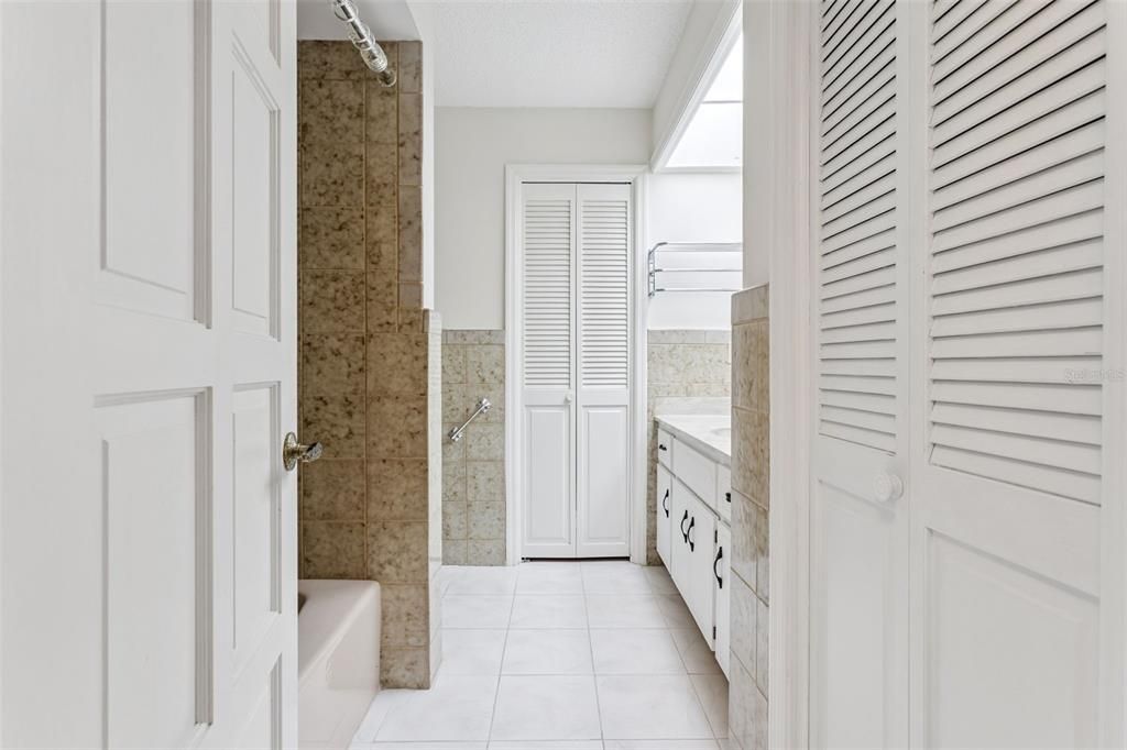 For Sale: $464,900 (3 beds, 2 baths, 2542 Square Feet)