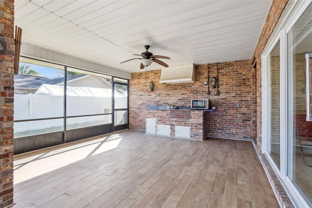 For Sale: $464,900 (3 beds, 2 baths, 2542 Square Feet)