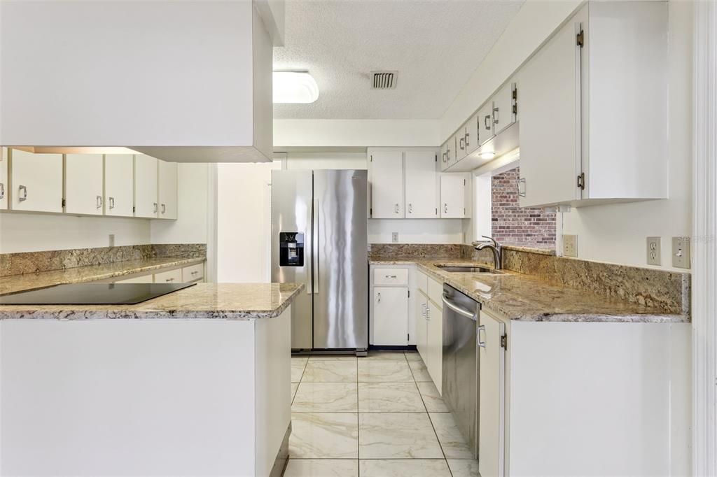 For Sale: $464,900 (3 beds, 2 baths, 2542 Square Feet)
