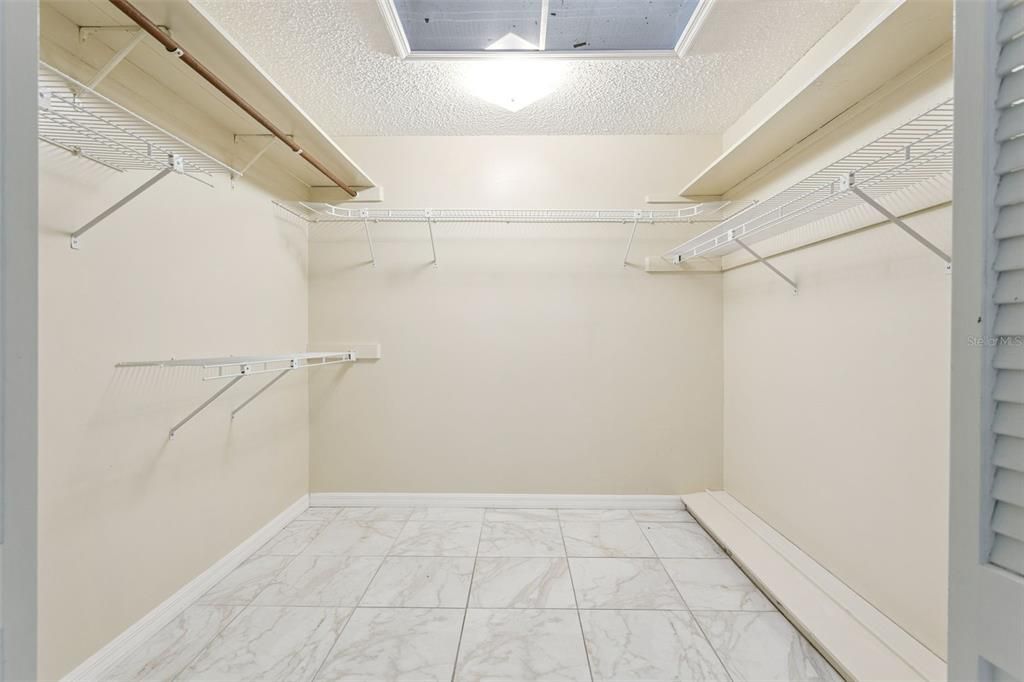 For Sale: $464,900 (3 beds, 2 baths, 2542 Square Feet)