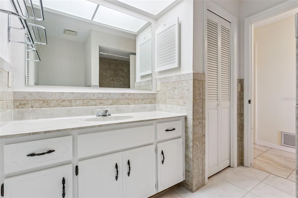 For Sale: $464,900 (3 beds, 2 baths, 2542 Square Feet)