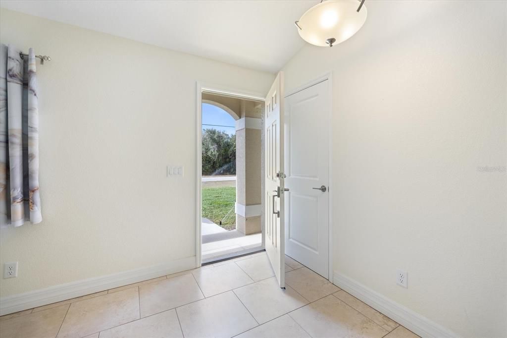 En Venta: $299,900 (3 camas, 2 baños, 1427 Pies cuadrados)