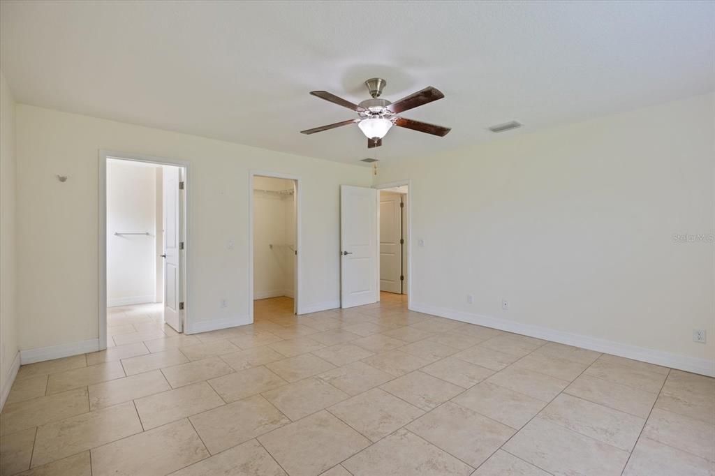 En Venta: $299,900 (3 camas, 2 baños, 1427 Pies cuadrados)