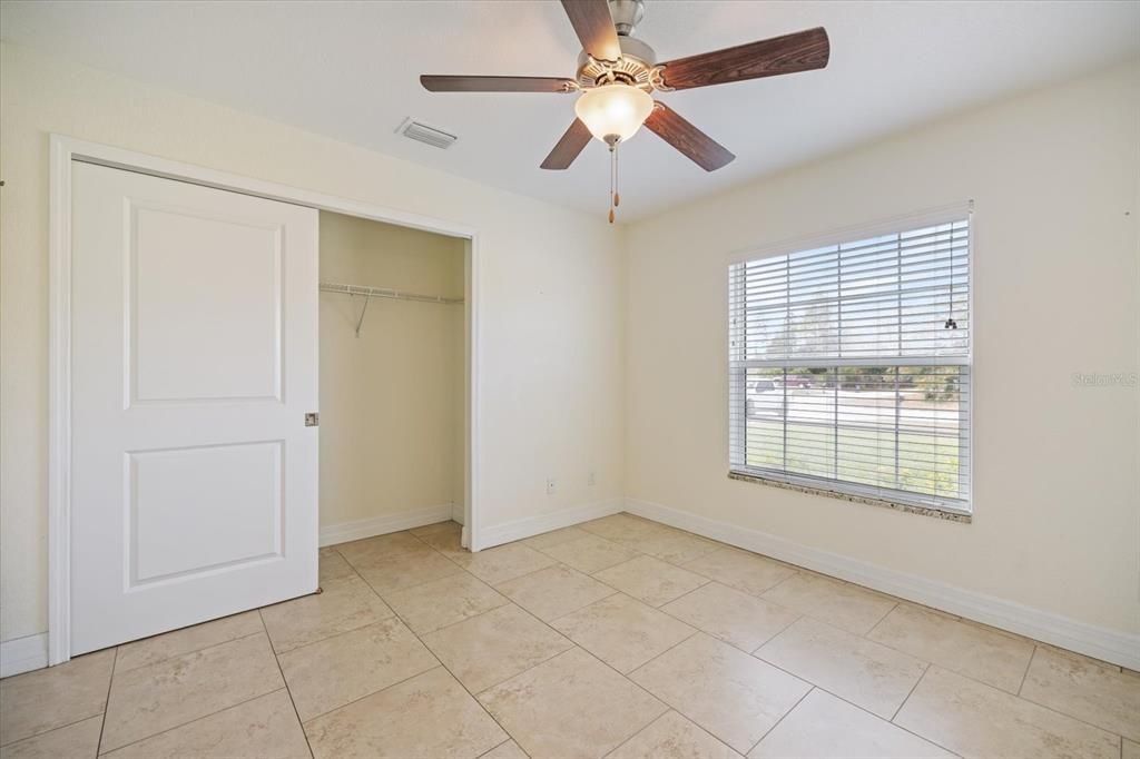 En Venta: $299,900 (3 camas, 2 baños, 1427 Pies cuadrados)