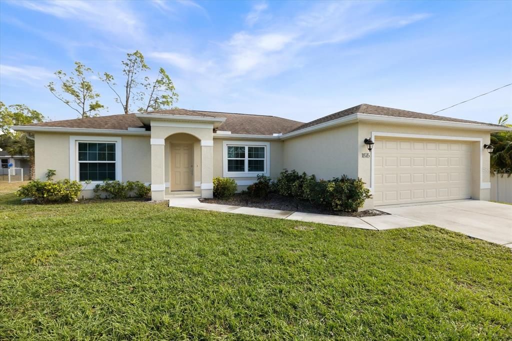 En Venta: $299,900 (3 camas, 2 baños, 1427 Pies cuadrados)