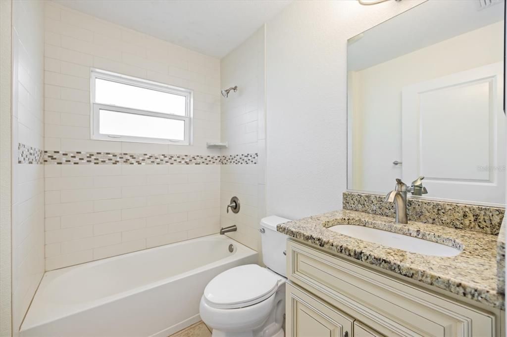 En Venta: $299,900 (3 camas, 2 baños, 1427 Pies cuadrados)