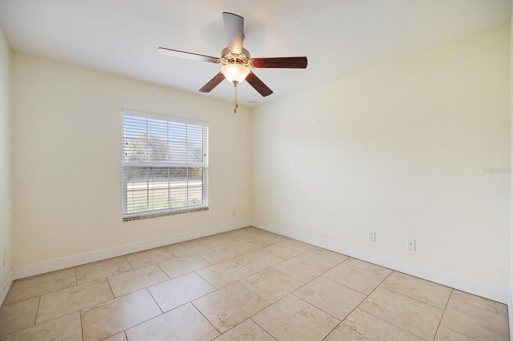 En Venta: $299,900 (3 camas, 2 baños, 1427 Pies cuadrados)