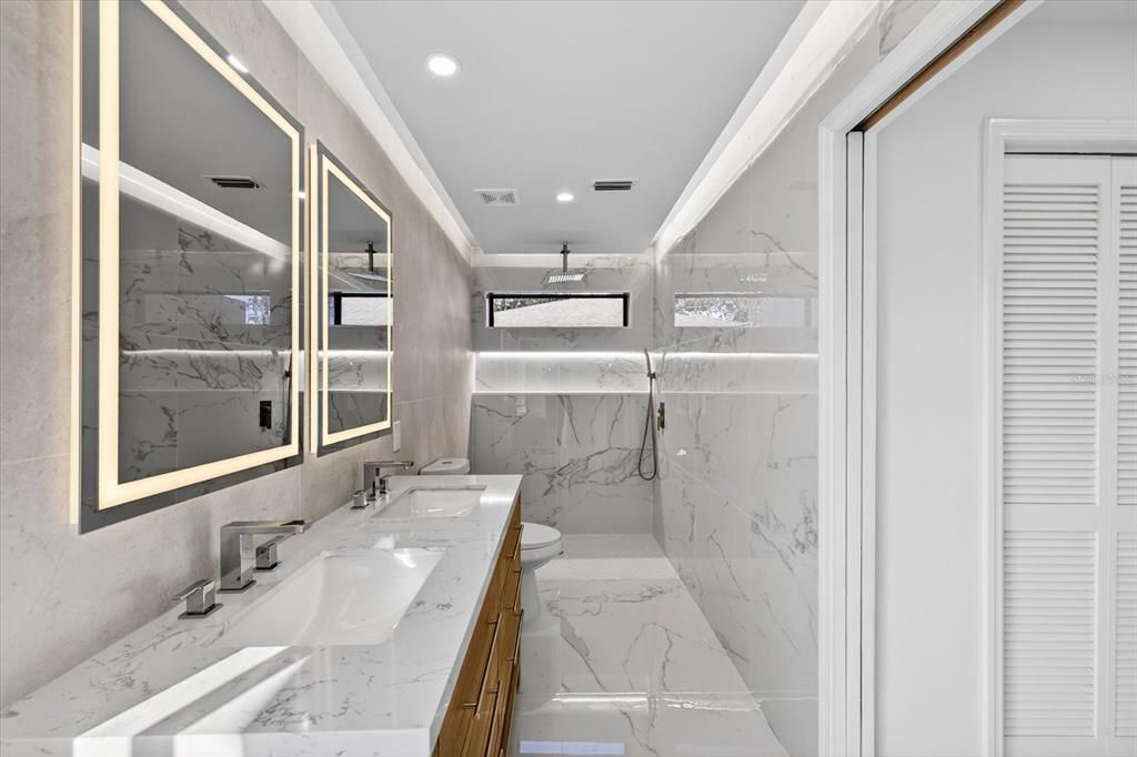 En Venta: $349,900 (2 camas, 2 baños, 1825 Pies cuadrados)