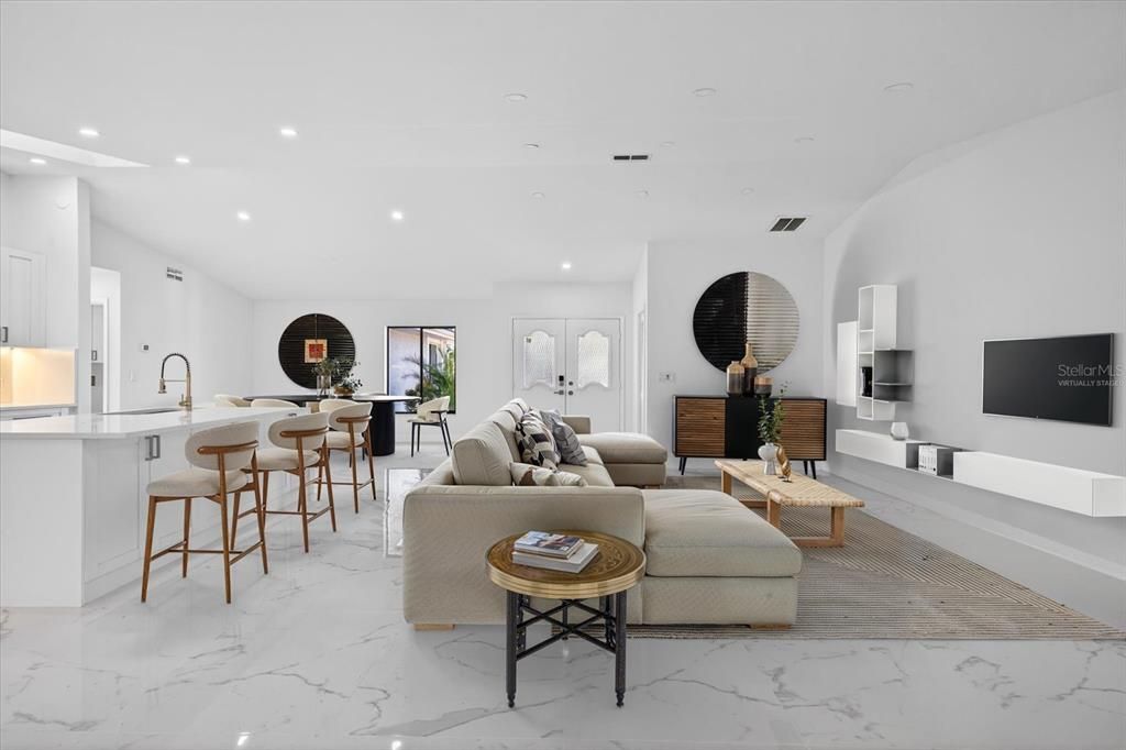 En Venta: $349,900 (2 camas, 2 baños, 1825 Pies cuadrados)