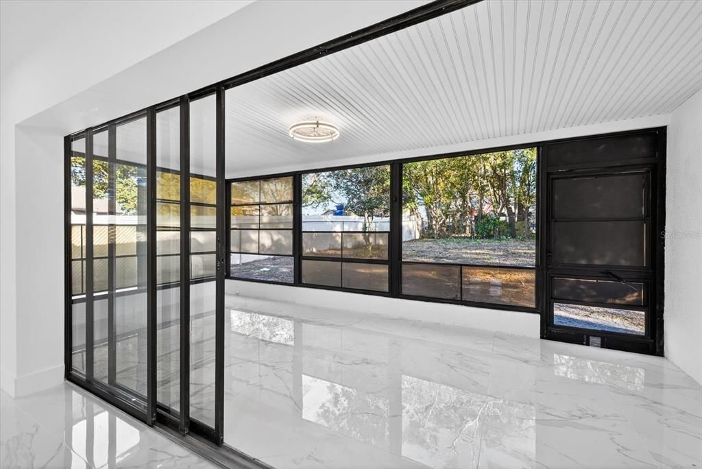 En Venta: $349,900 (2 camas, 2 baños, 1825 Pies cuadrados)