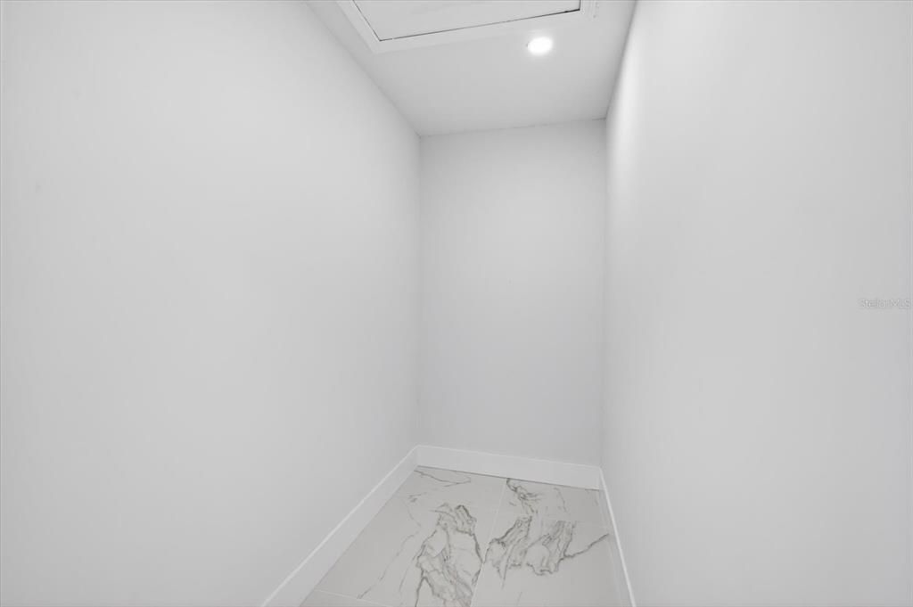 En Venta: $349,900 (2 camas, 2 baños, 1825 Pies cuadrados)