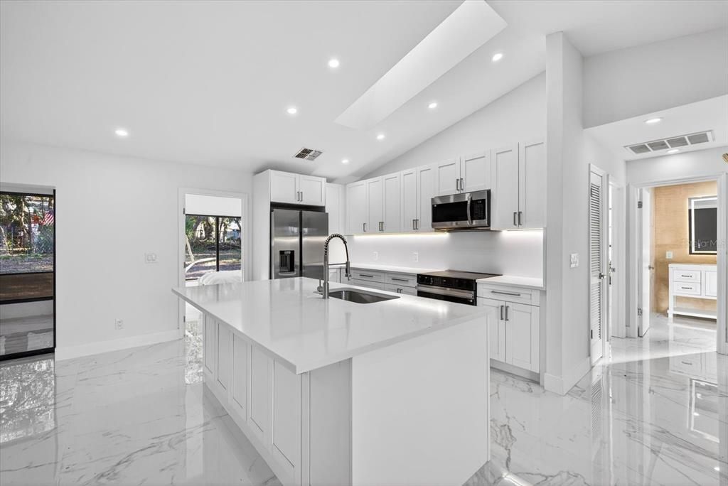 En Venta: $349,900 (2 camas, 2 baños, 1825 Pies cuadrados)