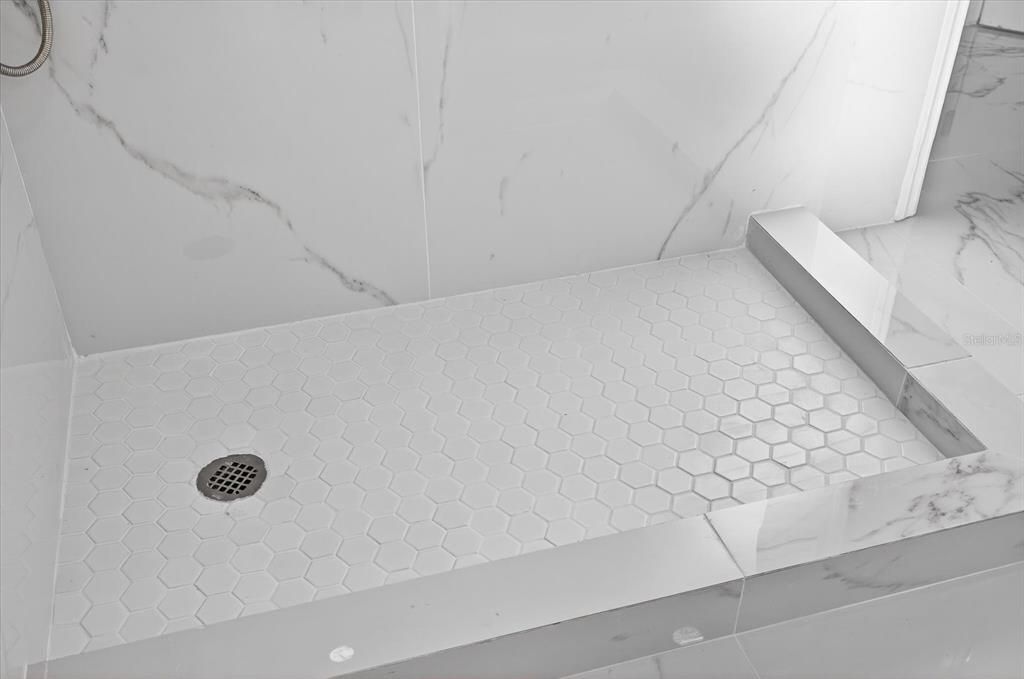 En Venta: $349,900 (2 camas, 2 baños, 1825 Pies cuadrados)