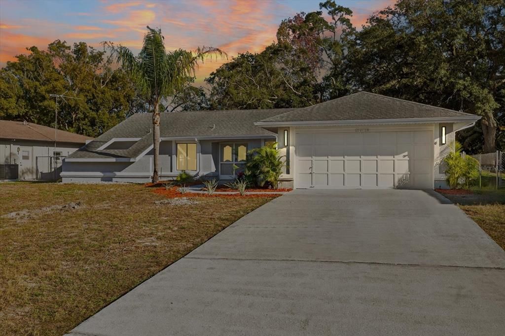 En Venta: $349,900 (2 camas, 2 baños, 1825 Pies cuadrados)