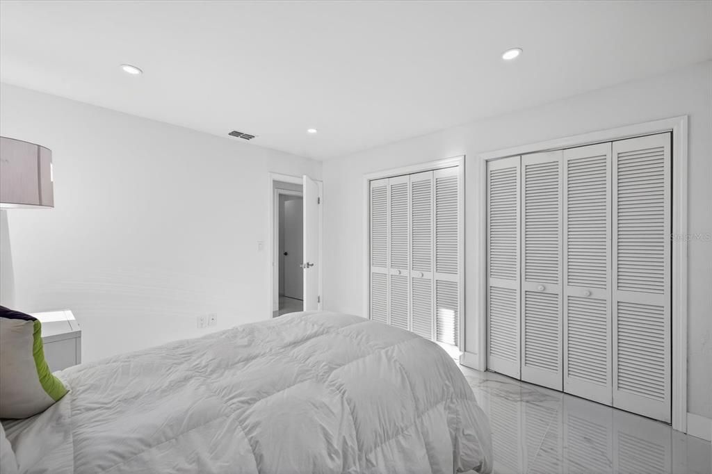 En Venta: $349,900 (2 camas, 2 baños, 1825 Pies cuadrados)