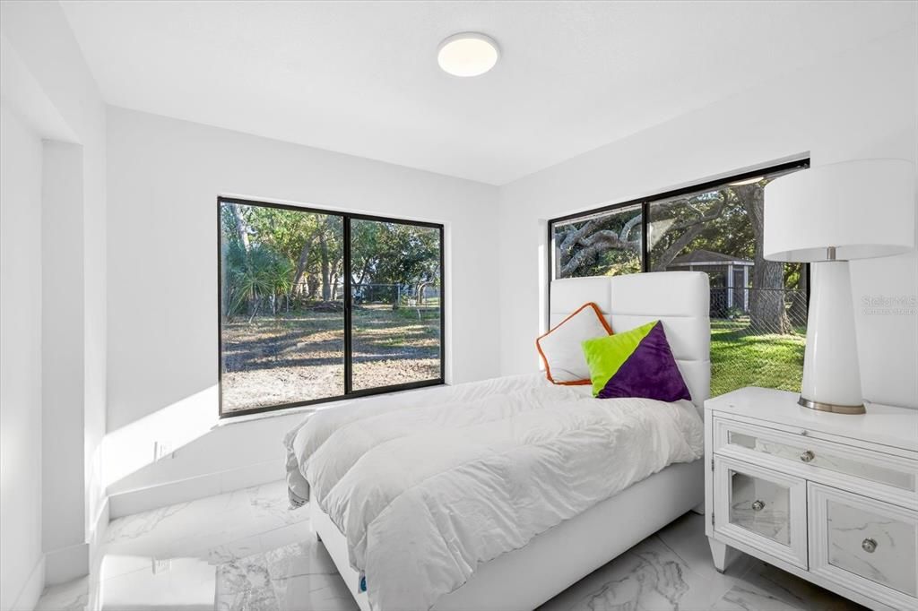 En Venta: $349,900 (2 camas, 2 baños, 1825 Pies cuadrados)